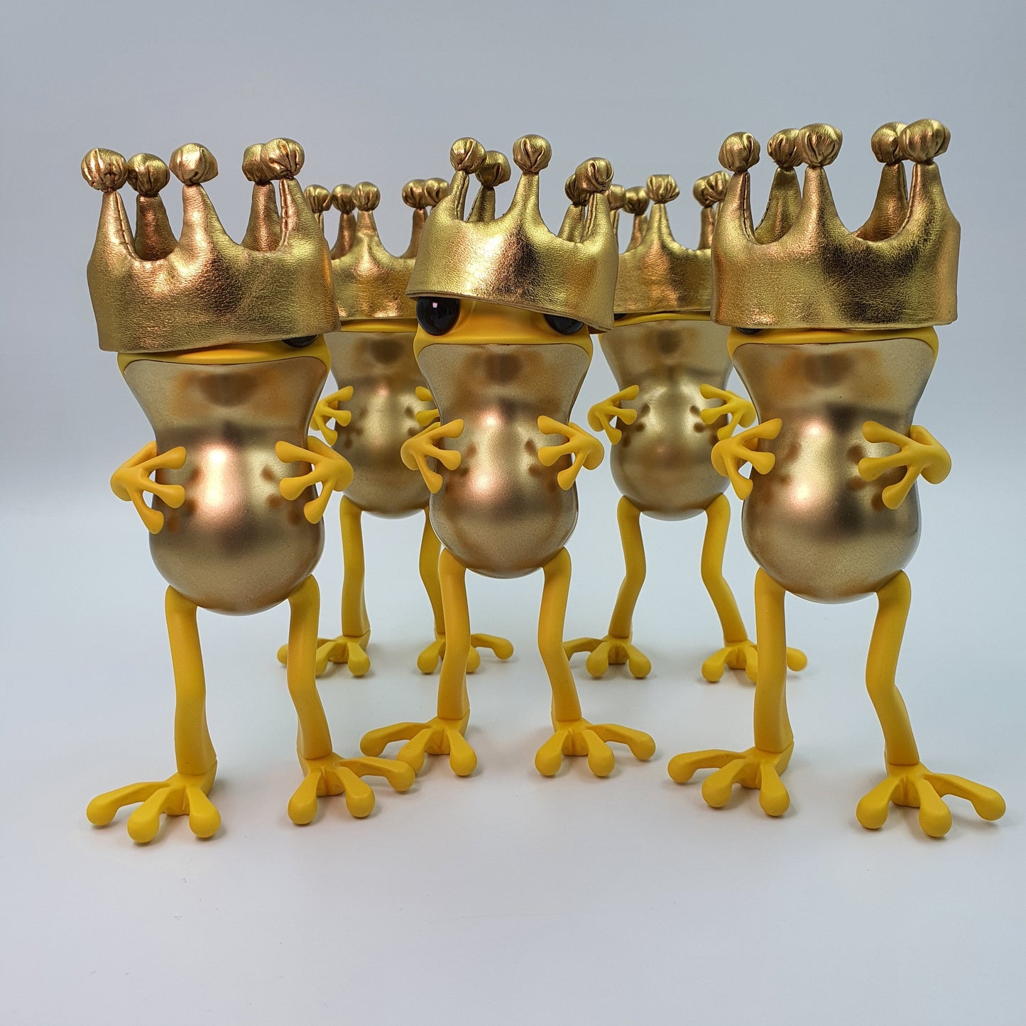 APO Frogs - Blind Frog King by Twelvedot